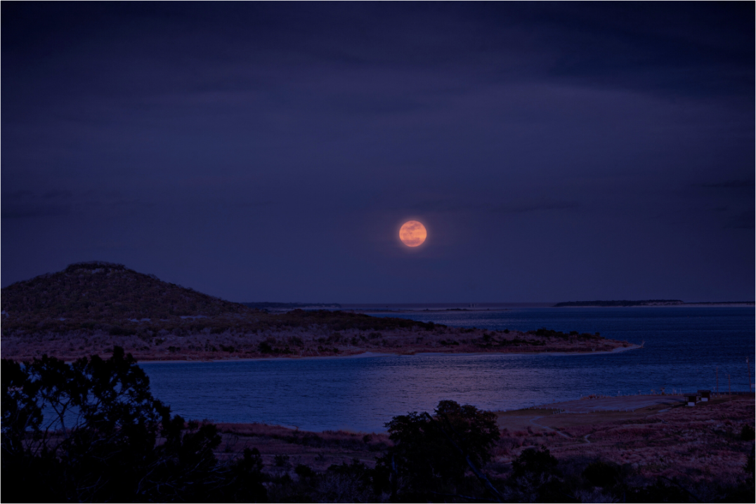 Main image Peak of Lingering Light